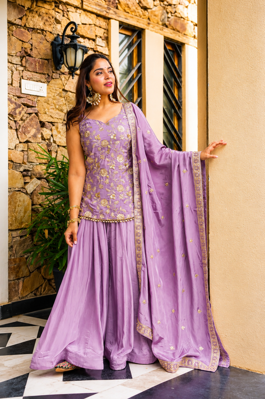 💜 New Arrival | Premium Designer Collection 💜
Fall in love with elegance! ✨