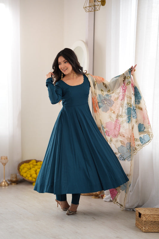 PRESENTING NEW PREMIUM QUALITY PURE ROMANSILK FABRIC FULLY FLARE ANARKALI,WITH FANCY DUPAPTA SET,PENT READY TO WEAR