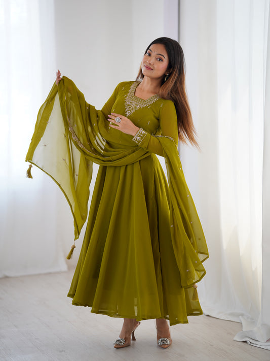 Mehendi Embroidery Kurta Set