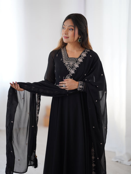 Black Embroidery Kurta Set