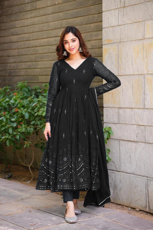 BLACK GEORGETTE EMBROIDERED SUIT SET